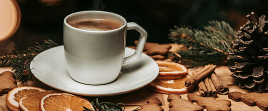 Gingerbread hot chocolate with gingerbread biscuits