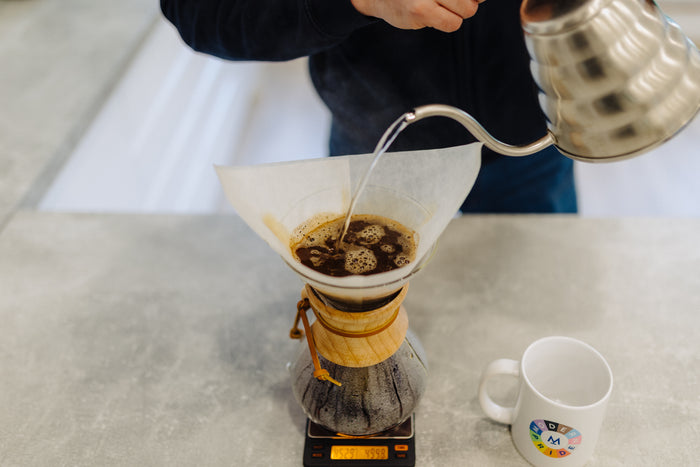 Topping up the Chemex with the final pour
